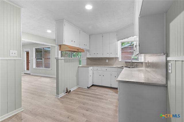 1412 E Leon Street, Gatesville, TX 76528