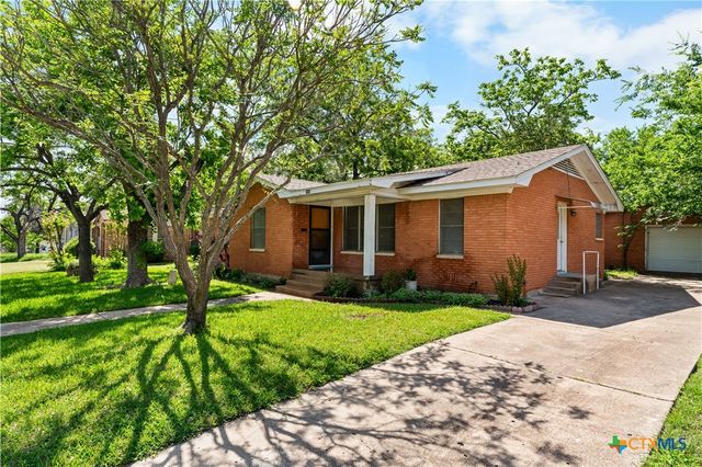 1412 E Leon Street, Gatesville, TX 76528