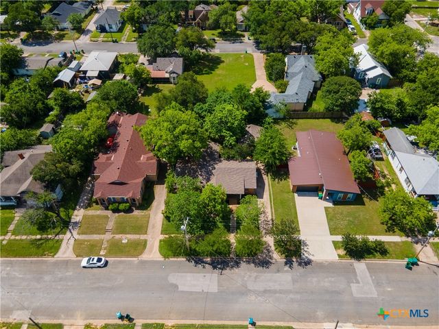 1412 E Leon Street, Gatesville, TX 76528