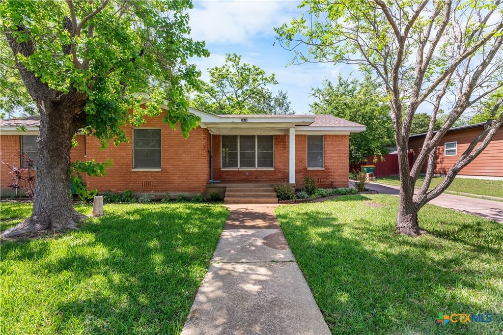 1412 E Leon Street, Gatesville, TX 76528