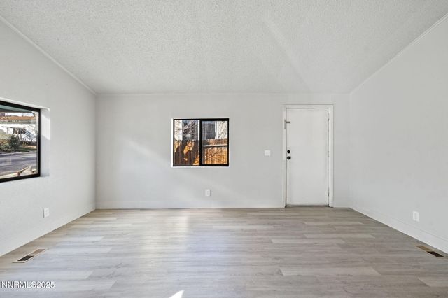 2720 Dahlia Way, Reno, NV 89512