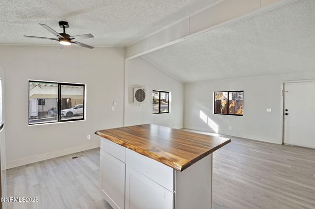 2720 Dahlia Way, Reno, NV 89512