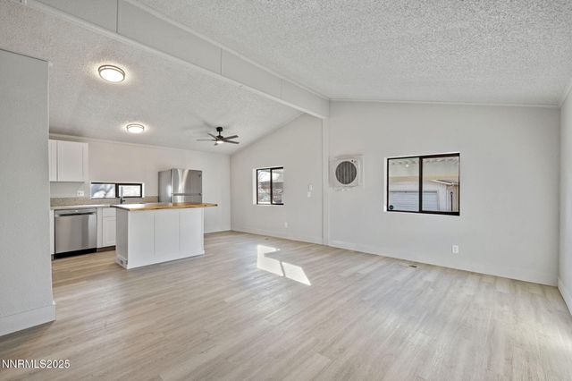 2720 Dahlia Way, Reno, NV 89512