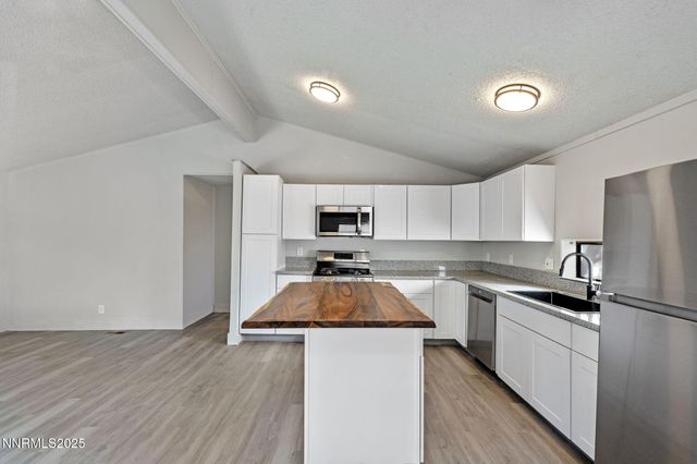 2720 Dahlia Way, Reno, NV 89512