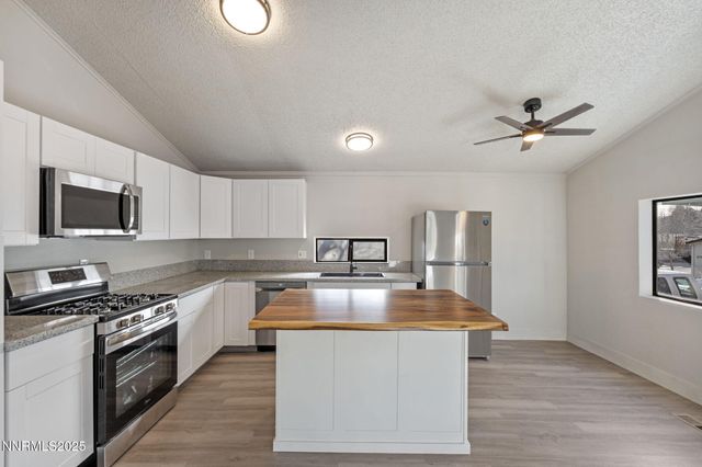 2720 Dahlia Way, Reno, NV 89512