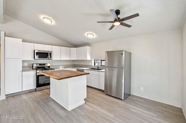 2720 Dahlia Way, Reno, NV 89512