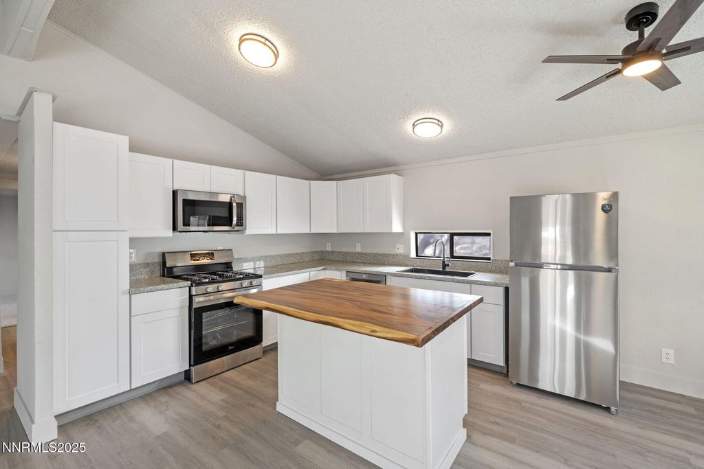 2720 Dahlia Way, Reno, NV 89512