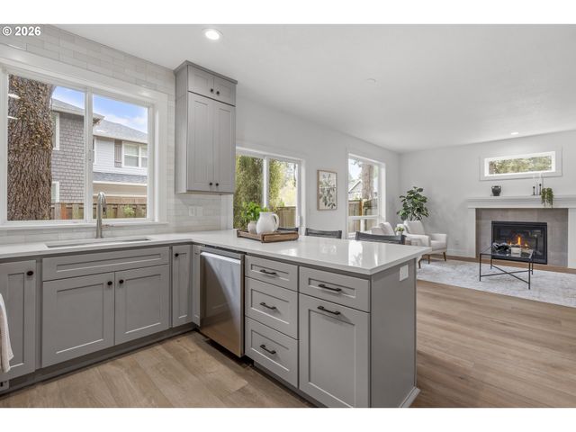 17350 ASHLEY Ct, Lake Oswego, OR 97035