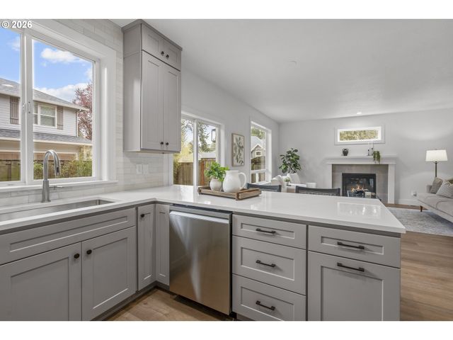 17350 ASHLEY Ct, Lake Oswego, OR 97035