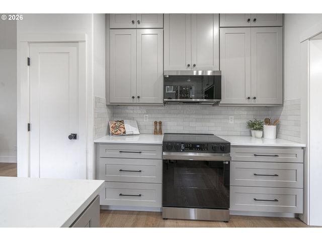 17350 ASHLEY Ct, Lake Oswego, OR 97035