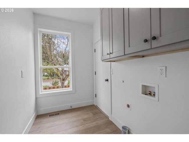 17350 ASHLEY Ct, Lake Oswego, OR 97035