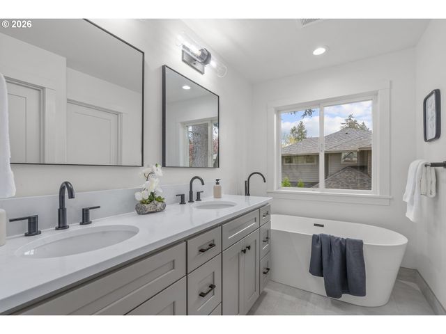 17350 ASHLEY Ct, Lake Oswego, OR 97035