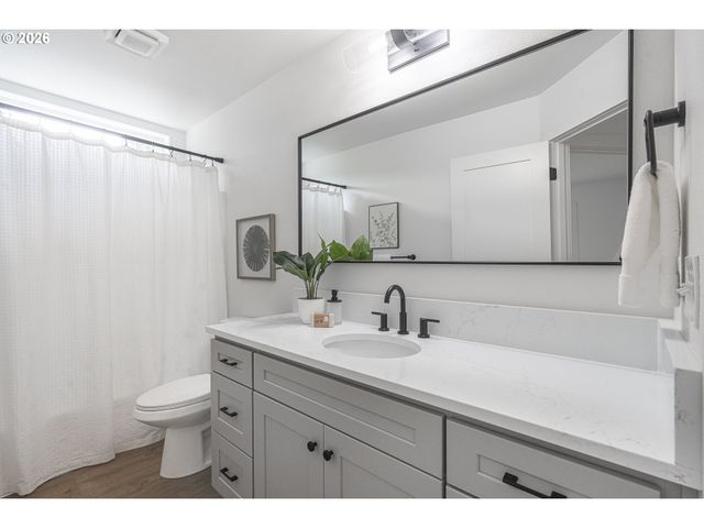 17350 ASHLEY Ct, Lake Oswego, OR 97035