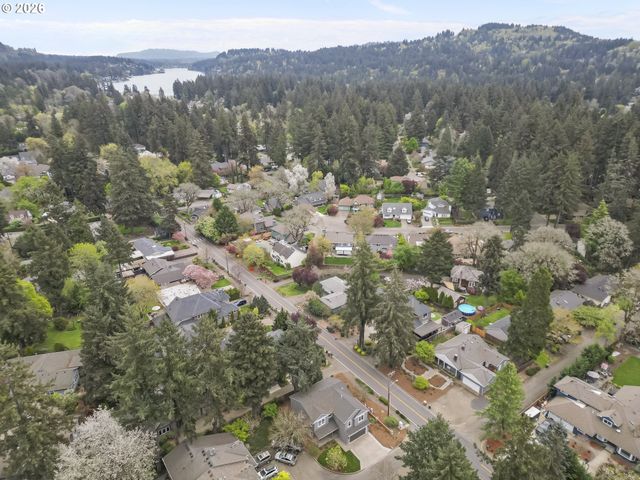 17350 ASHLEY Ct, Lake Oswego, OR 97035