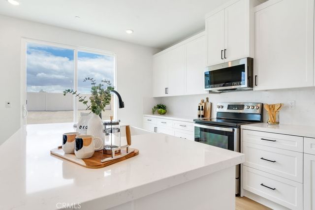 873 Railway Lane, Redlands, CA 92374
