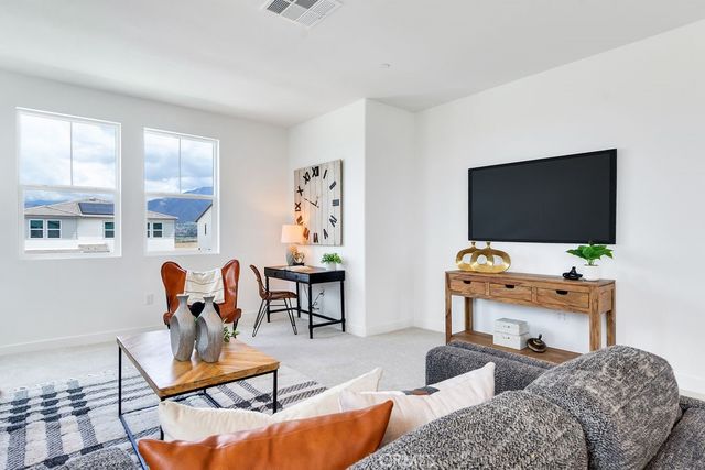 873 Railway Lane, Redlands, CA 92374