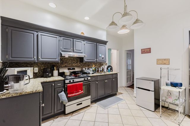 15 Mclellan St, Boston, MA 02121