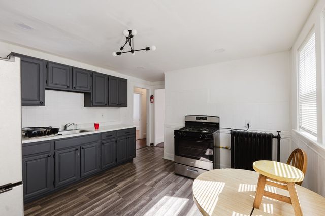 15 Mclellan St, Boston, MA 02121