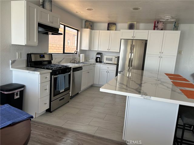 13915 Spring Valley Pkwy, Victorville, CA 92395