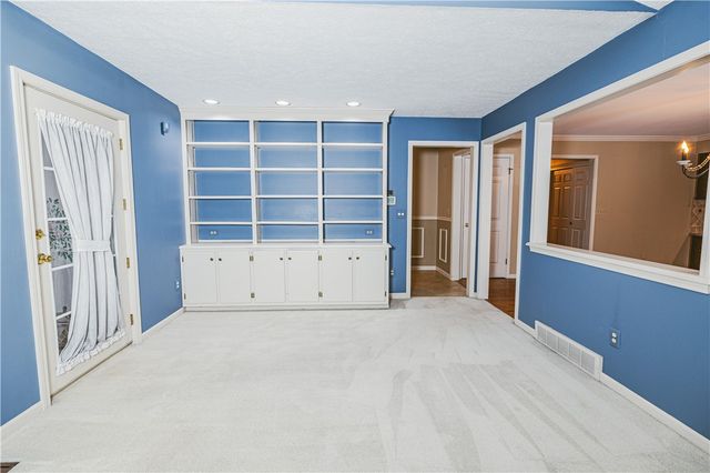 36 Farm Field Lane, Pittsford, NY 14534