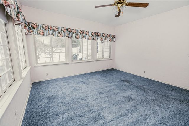 36 Farm Field Lane, Pittsford, NY 14534