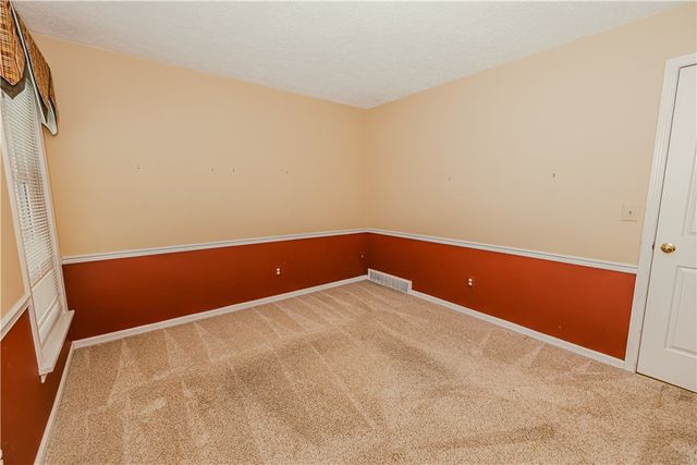 36 Farm Field Lane, Pittsford, NY 14534