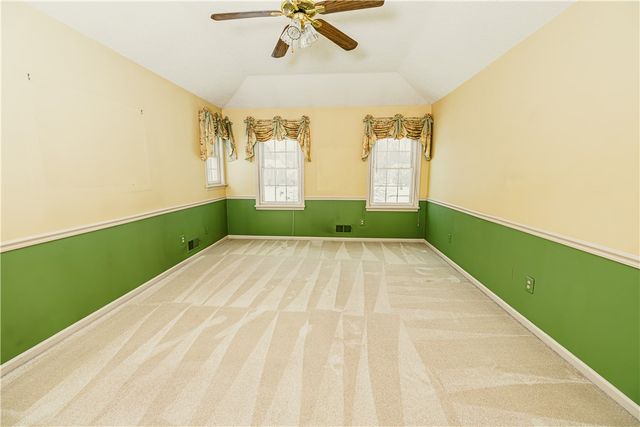 36 Farm Field Lane, Pittsford, NY 14534