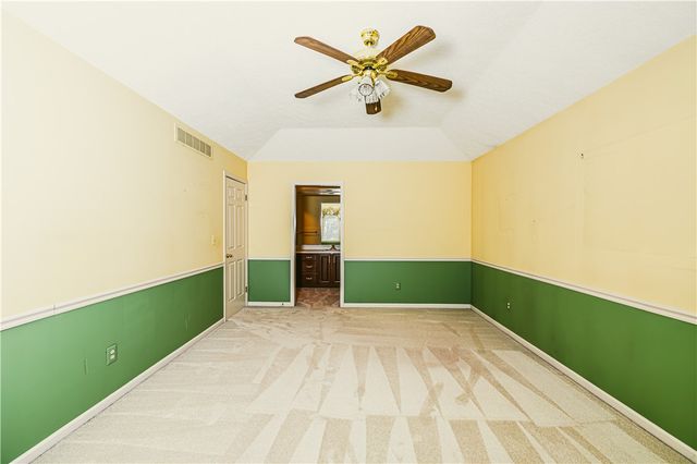 36 Farm Field Lane, Pittsford, NY 14534