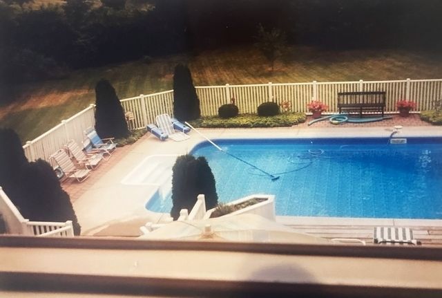 36 Farm Field Lane, Pittsford, NY 14534