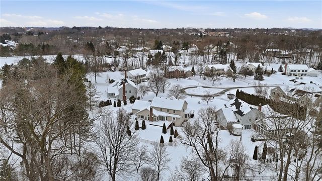 36 Farm Field Lane, Pittsford, NY 14534