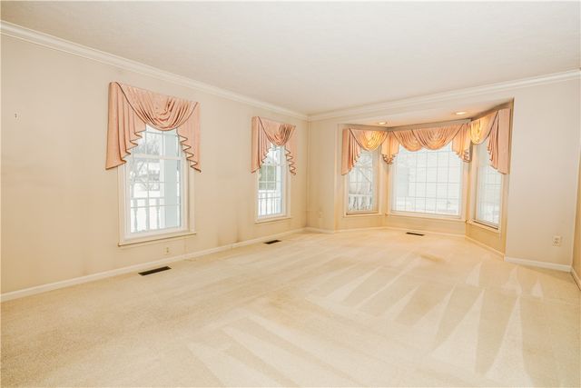 36 Farm Field Lane, Pittsford, NY 14534