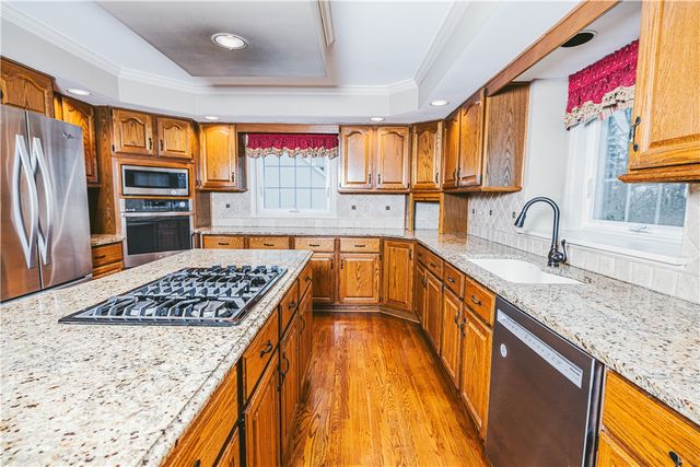 36 Farm Field Lane, Pittsford, NY 14534