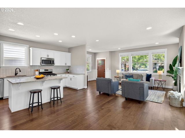 6983 Nw ELEANOR Ave, Portland, OR 97229