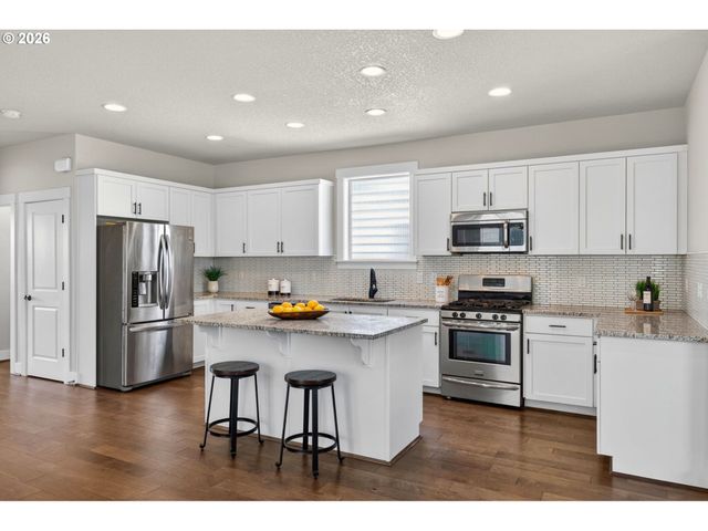 6983 Nw ELEANOR Ave, Portland, OR 97229
