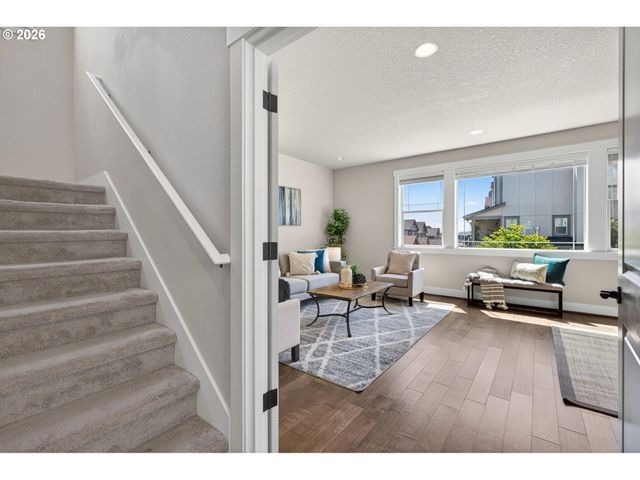 6983 Nw ELEANOR Ave, Portland, OR 97229