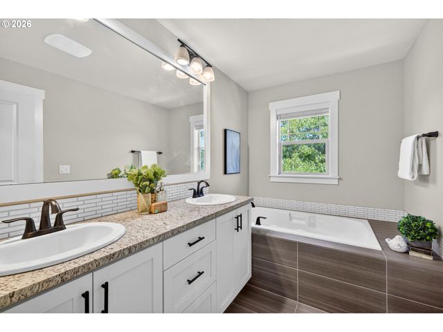 6983 Nw ELEANOR Ave, Portland, OR 97229