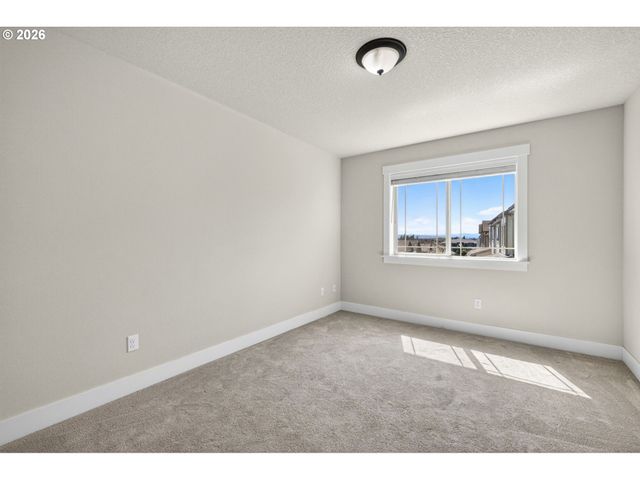 6983 Nw ELEANOR Ave, Portland, OR 97229