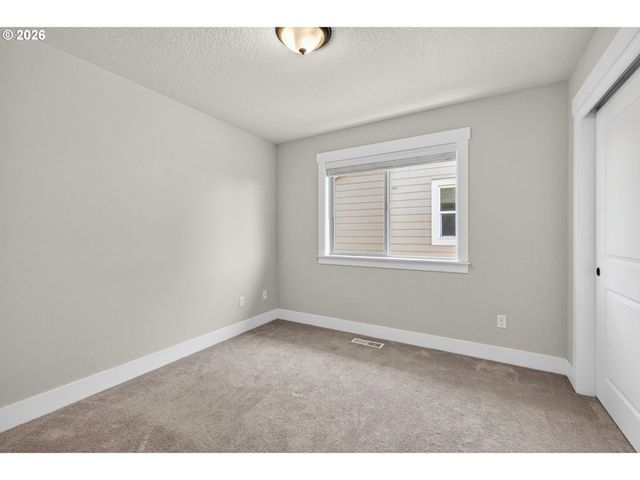 6983 Nw ELEANOR Ave, Portland, OR 97229