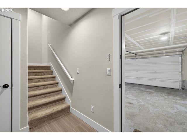 6983 Nw ELEANOR Ave, Portland, OR 97229