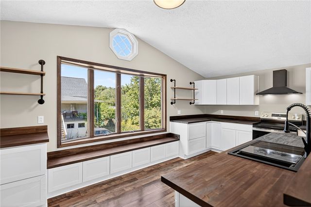 221 Matteo St, Brownsville, PA 15417