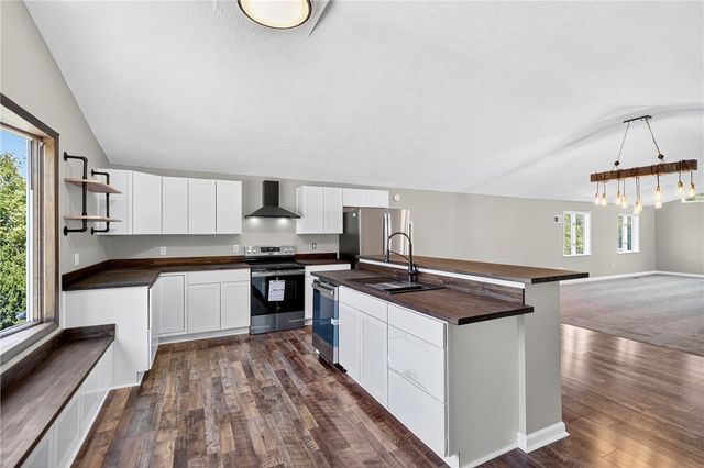 221 Matteo St, Brownsville, PA 15417