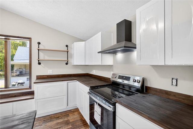 221 Matteo St, Brownsville, PA 15417