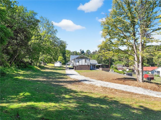 221 Matteo St, Brownsville, PA 15417