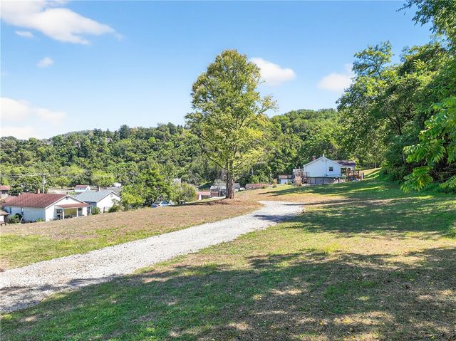 221 Matteo St, Brownsville, PA 15417