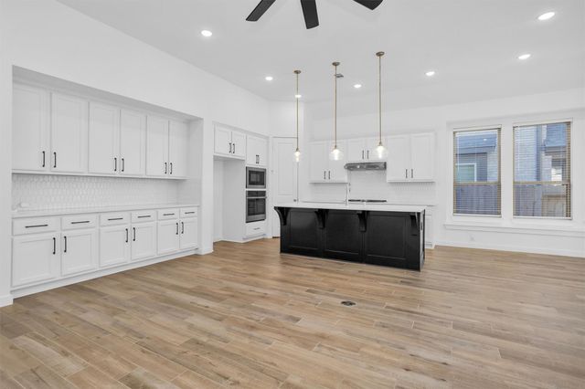 256 Sky Top Drive, Montgomery, TX 77316