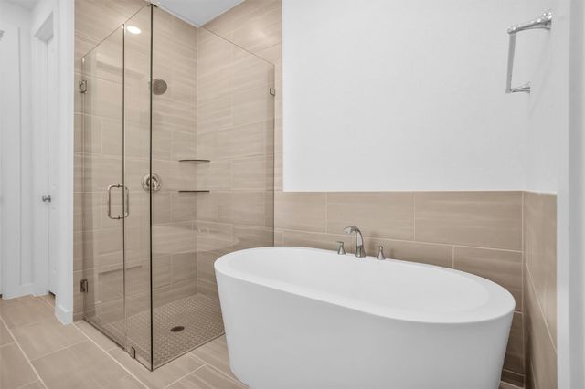 256 Sky Top Drive, Montgomery, TX 77316