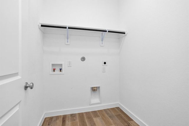 256 Sky Top Drive, Montgomery, TX 77316