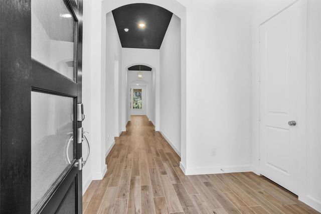 256 Sky Top Drive, Montgomery, TX 77316