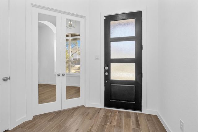 256 Sky Top Drive, Montgomery, TX 77316