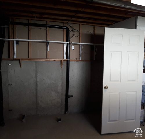 5416 S 3375 W, Roy, UT 84067